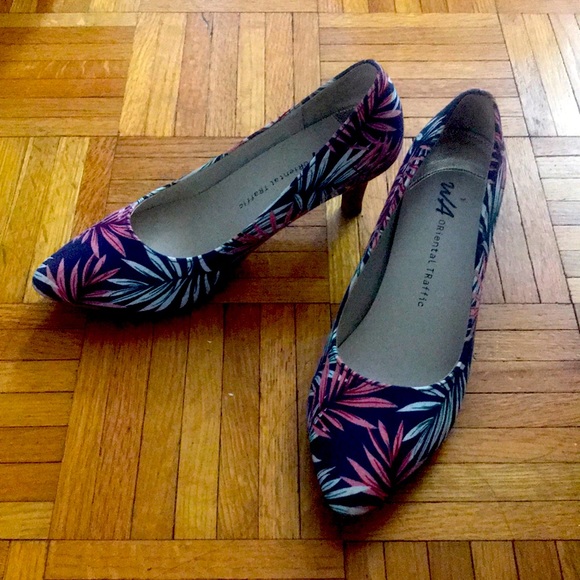 Floral patterned heels - Picture 2 of 3